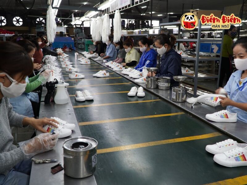 Những mẫu câu tiếng Trung trong công xưởng SX giày